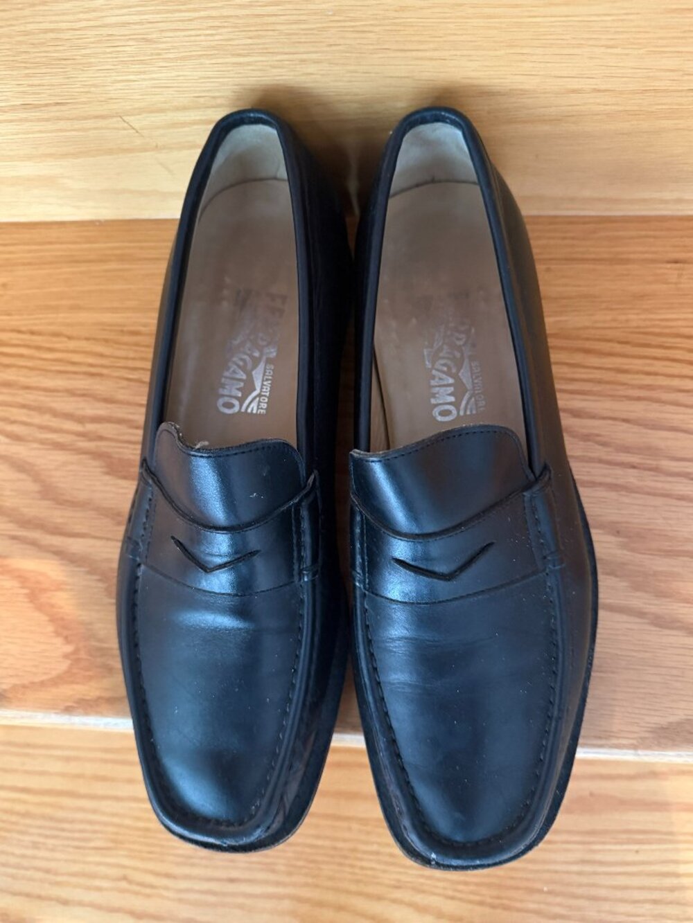 Salvadore Ferragamo men's black loafers, Size 9